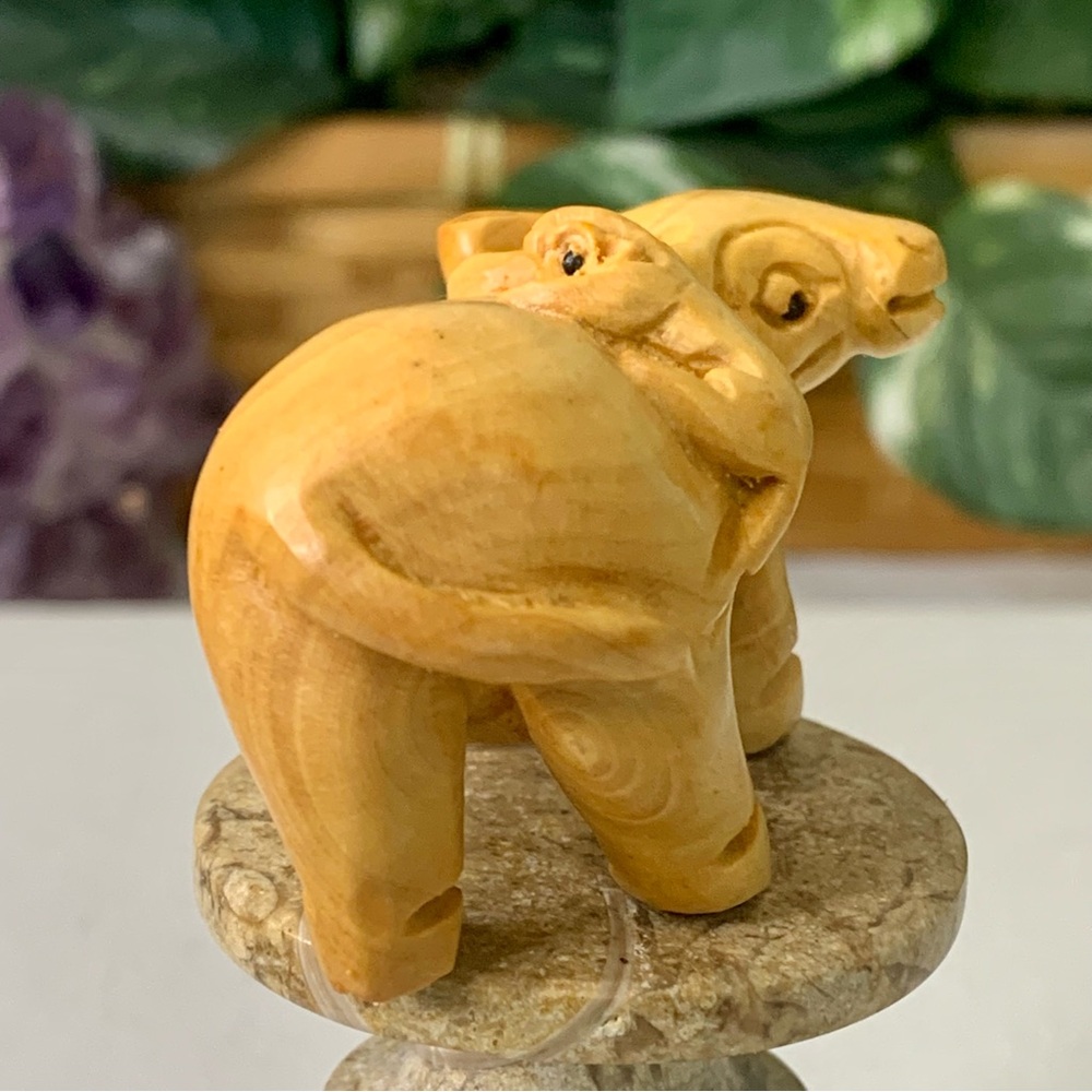 Ox Water Buffalo Netsuke Figurine Hand Carved Boxwood Wooden Animal Carving 2.8" - Picture 10 of 14